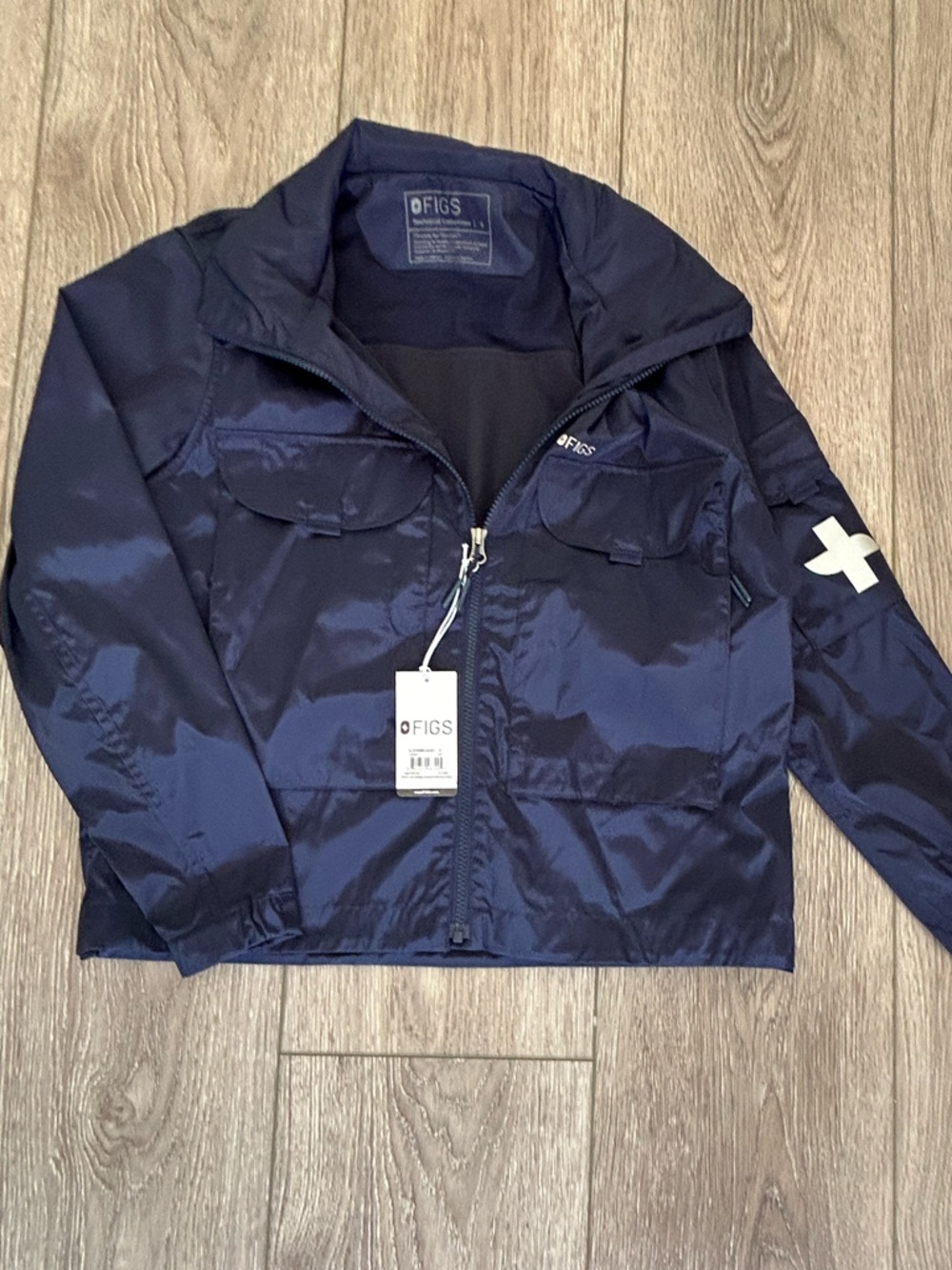 NWT FIGS Navy Blue Full-Zip Windbreaker Jacket – Medical Outerwear - Size S